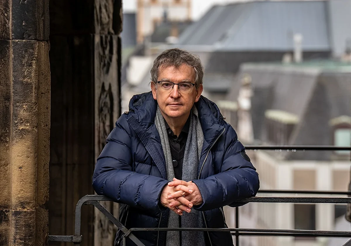 Santiago Posteguillo, autor español de novela histórica romana, retrato oficial